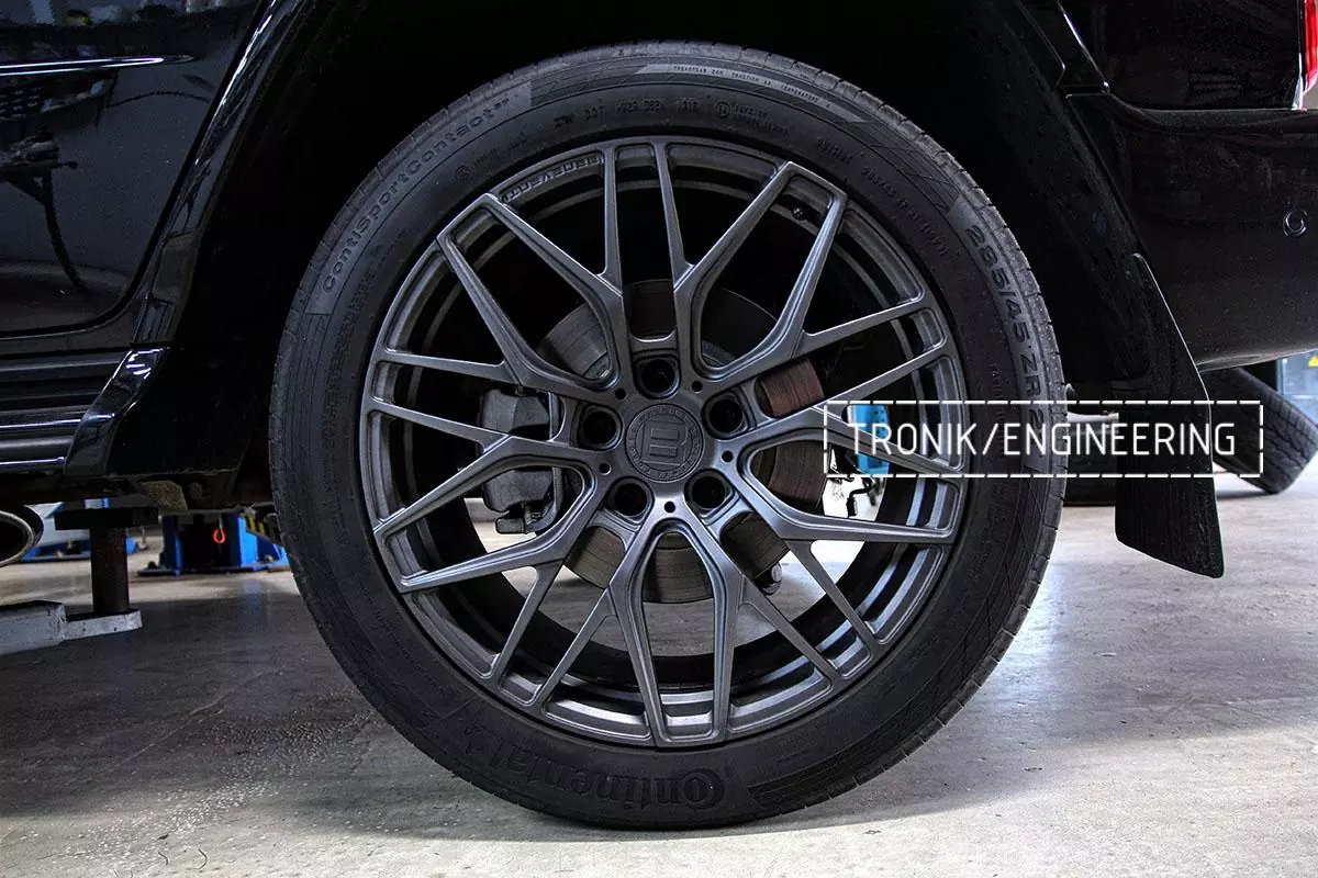 Mercedes-Benz G500 W463 OEM brake system