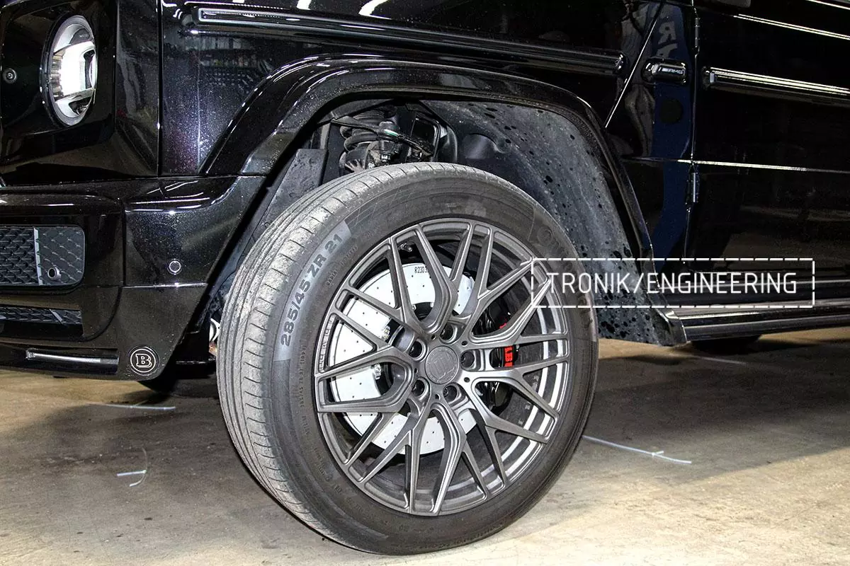 Mercedes-Benz G500 W463 Brake System Set. Photo 2