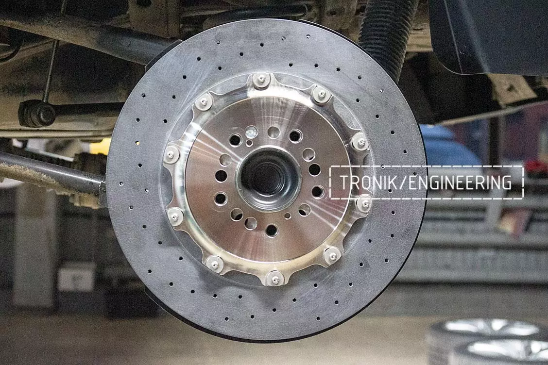 Mercedes-Benz W463.276 G63 AMG rear axle ceramic brakes. pic 1