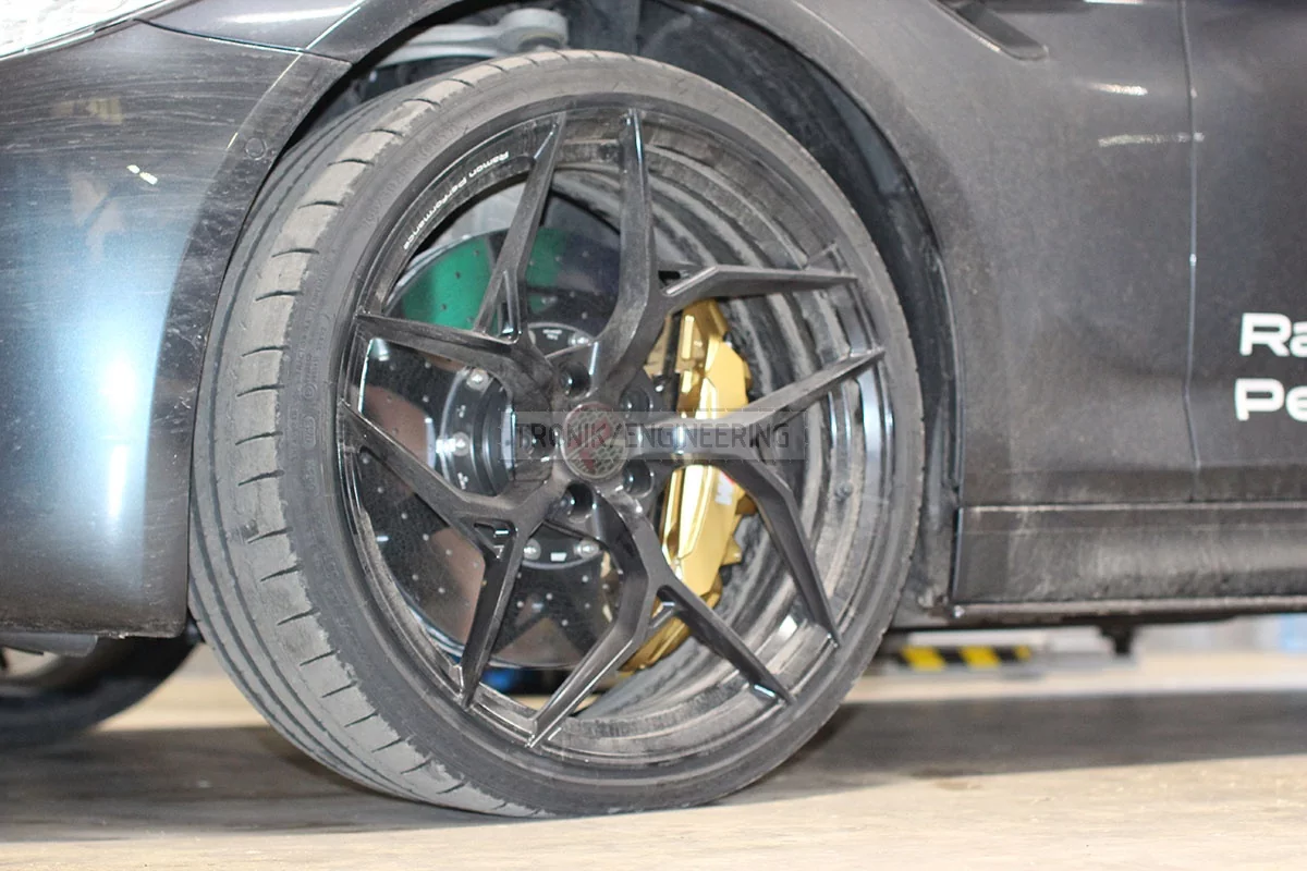 Front carbon-ceramic brakes installed on a BMW M5 F90