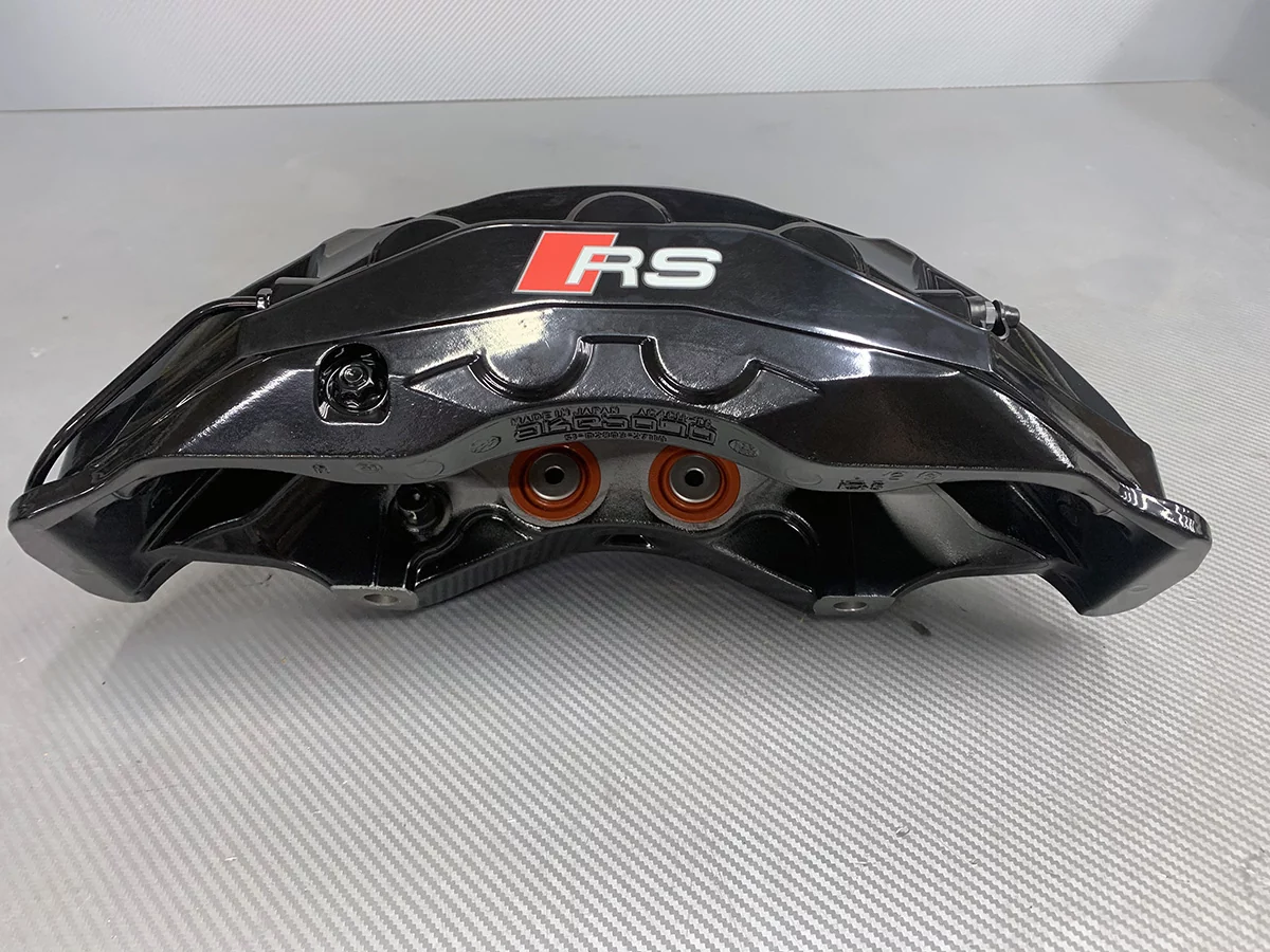 4M8 615 108 - Audi RSQ8 black front right caliper. pic 1