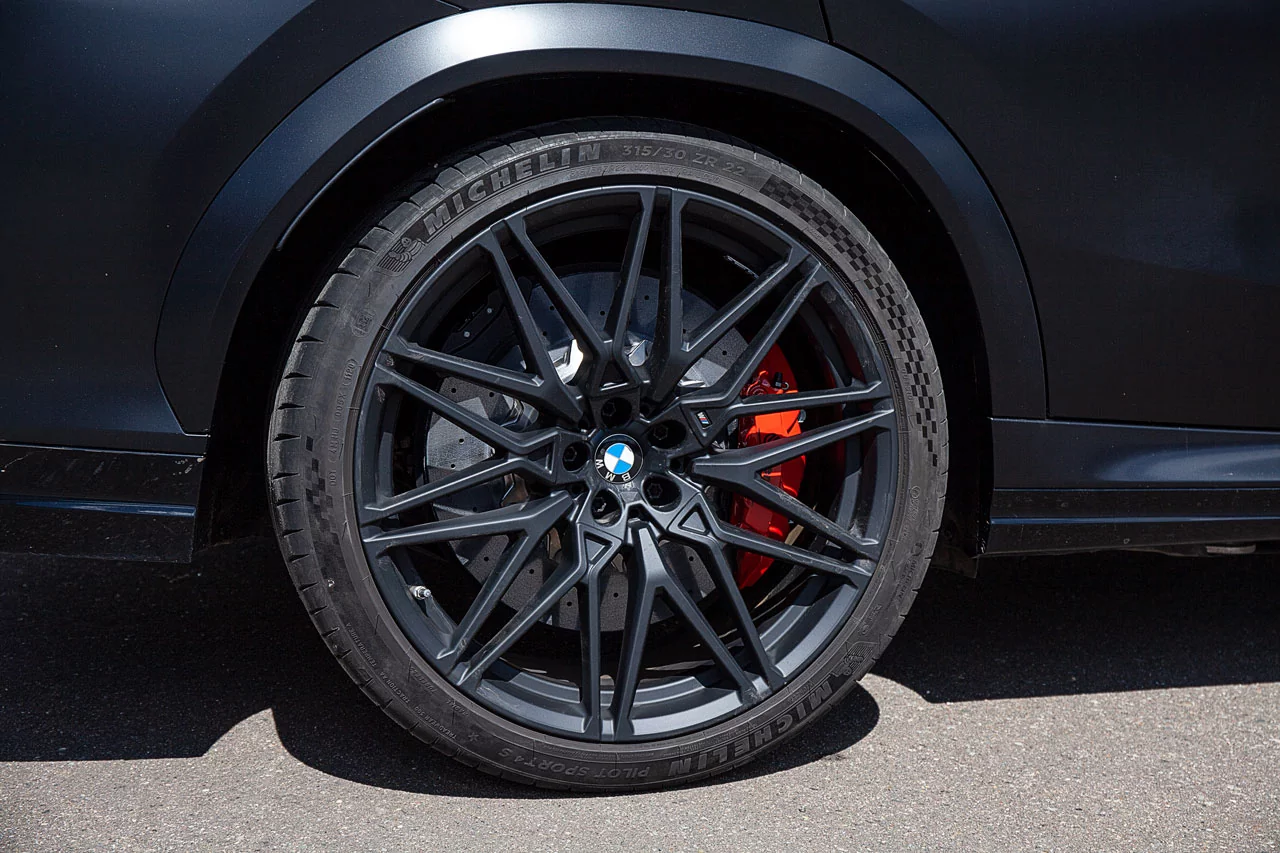 BMW F96 Carbon-ceramic brakes. pic 11