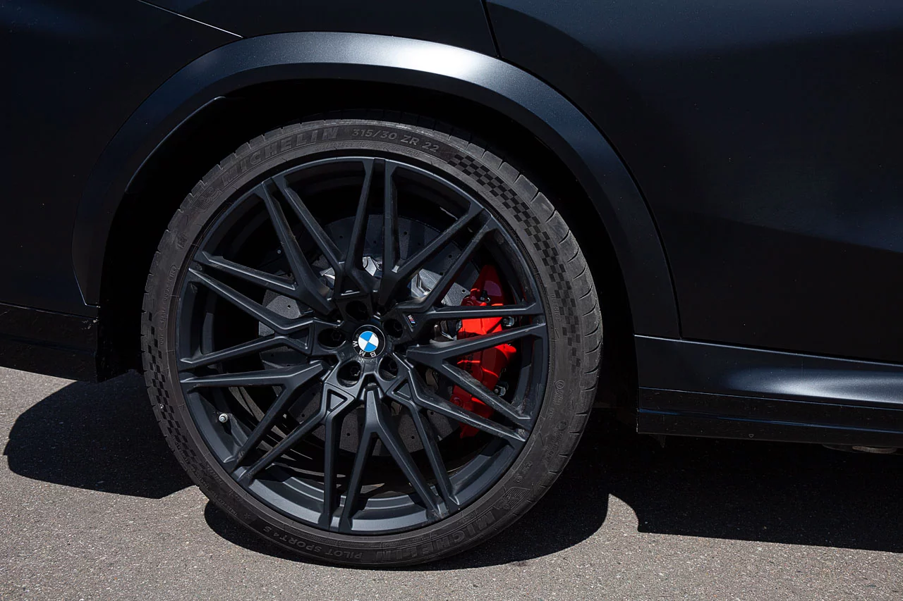 BMW F96 Carbon-ceramic brakes. pic 12