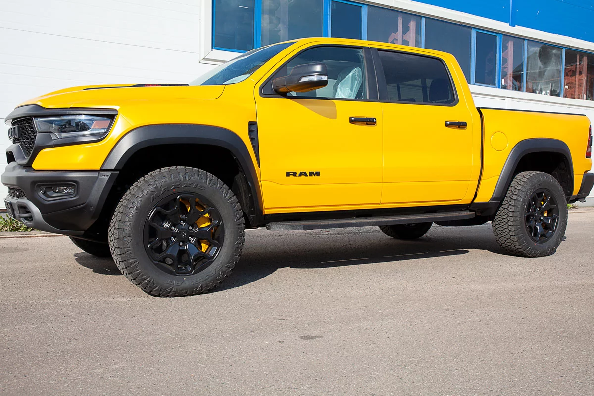 Dodge RAM TRX carbon-ceramic brakes. Pic 6