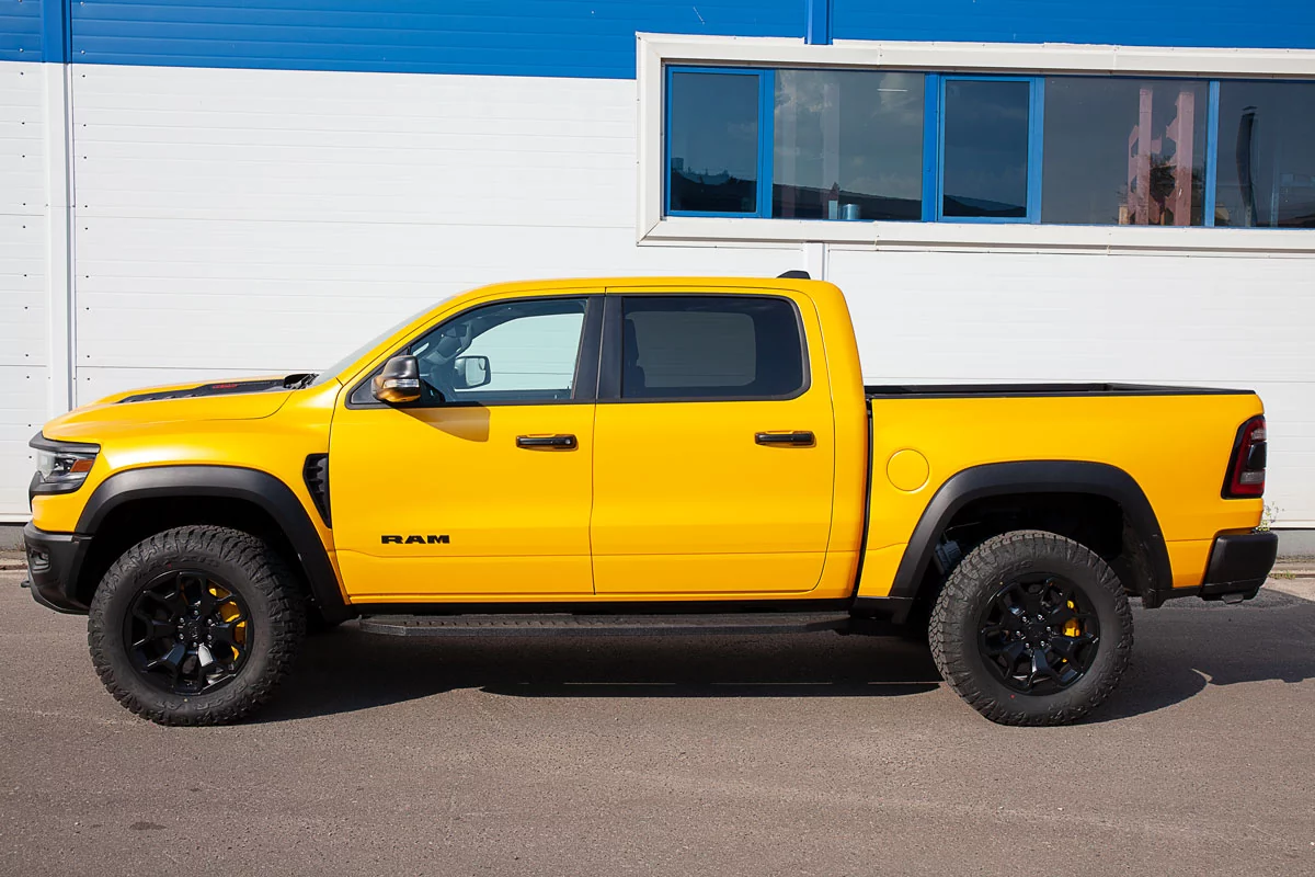 Dodge RAM TRX carbon-ceramic brakes. Pic 9