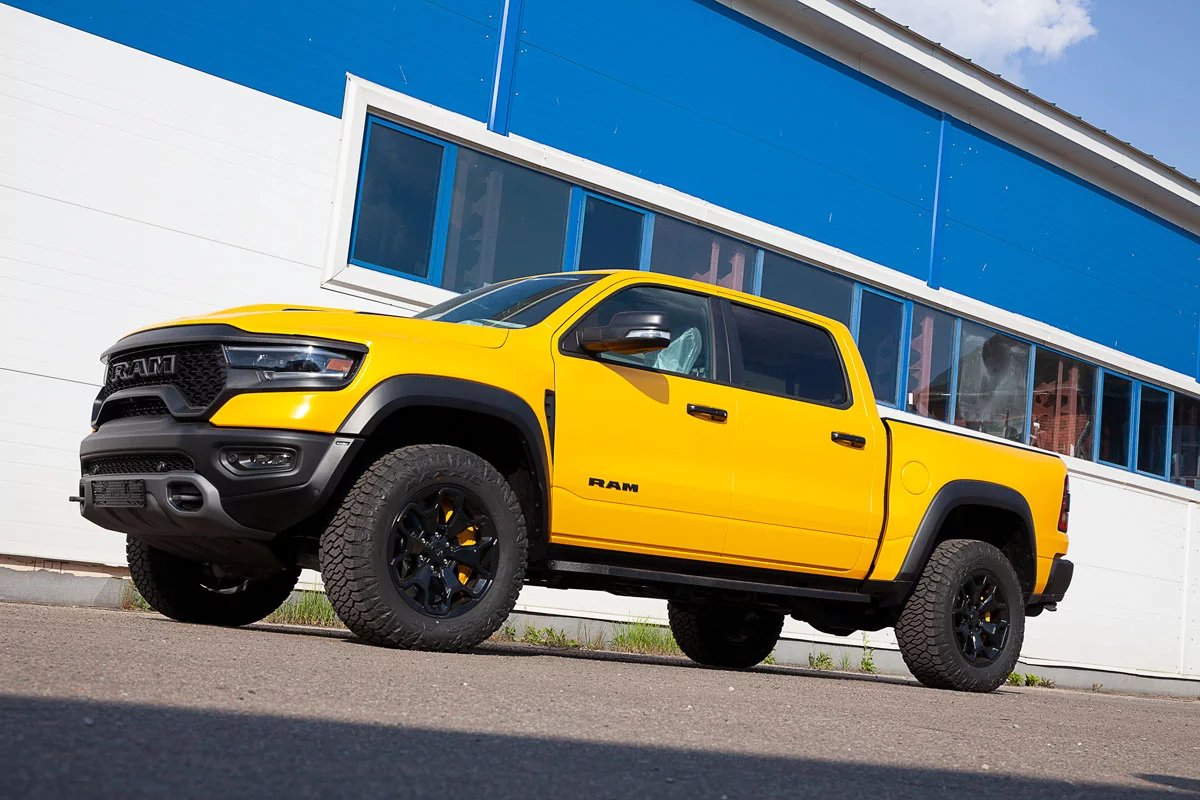 Dodge RAM TRX carbon-ceramic brakes. Pic 7