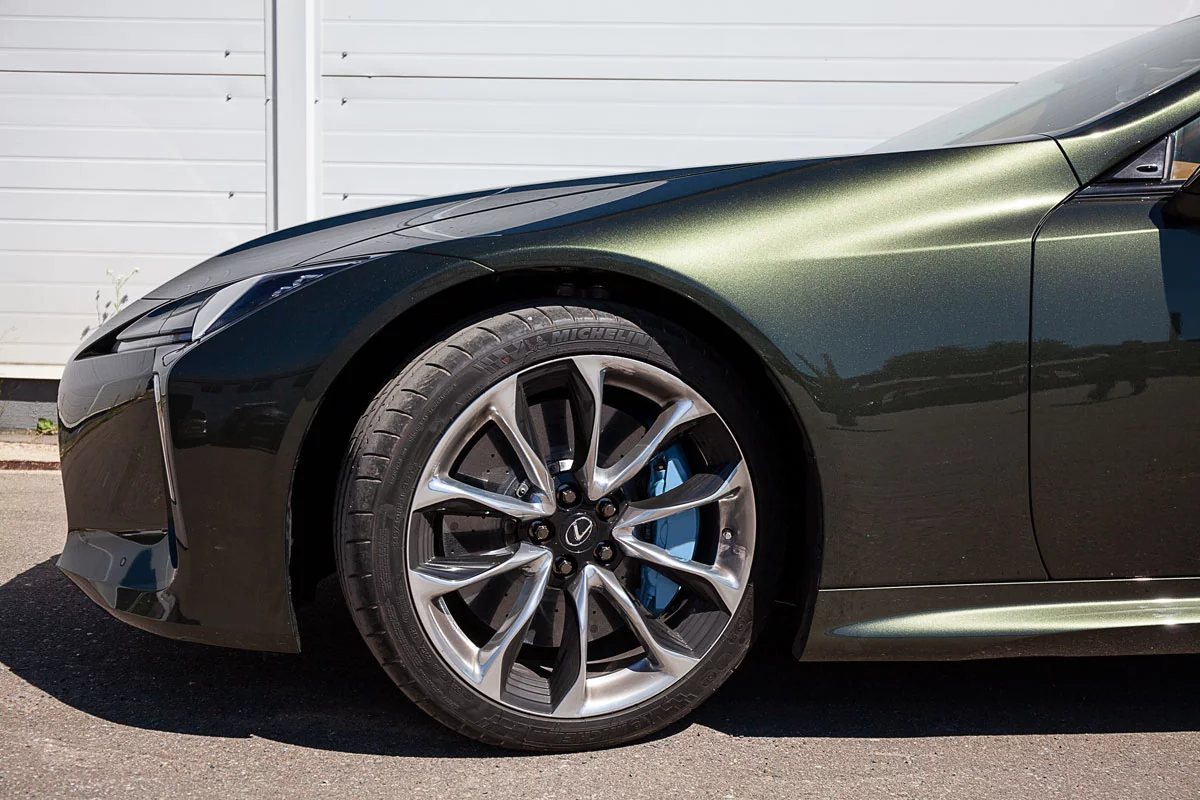 Lexus LC500 carbon-ceramic brakes. Pic 12