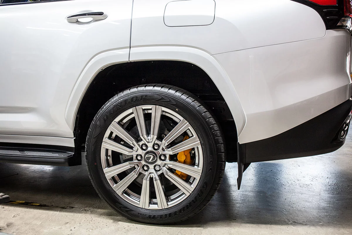 Lexus LX600 carbon-ceramic brakes. Pic 11