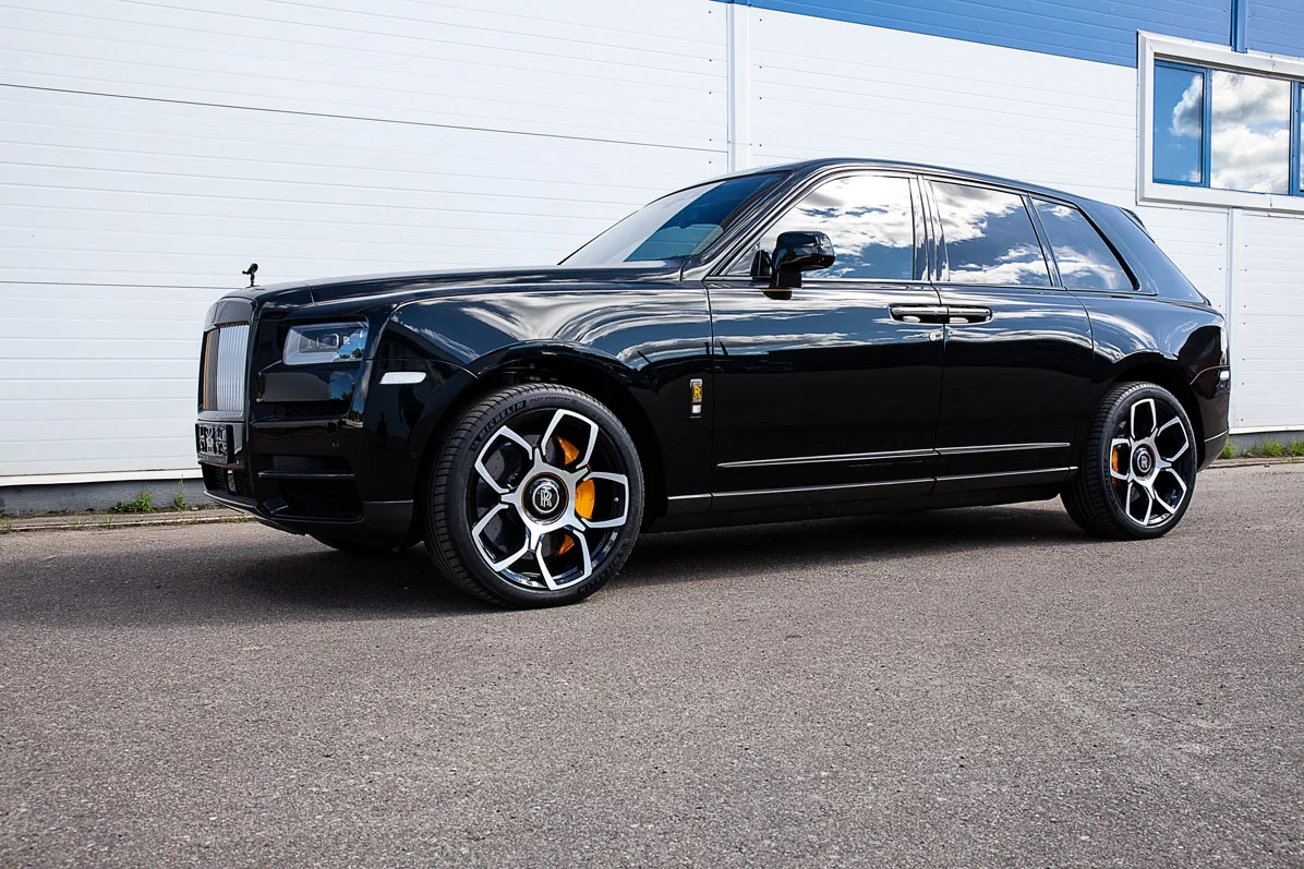 Rolls-Royce Cullinan carbon-ceramic brakes. Pic 16