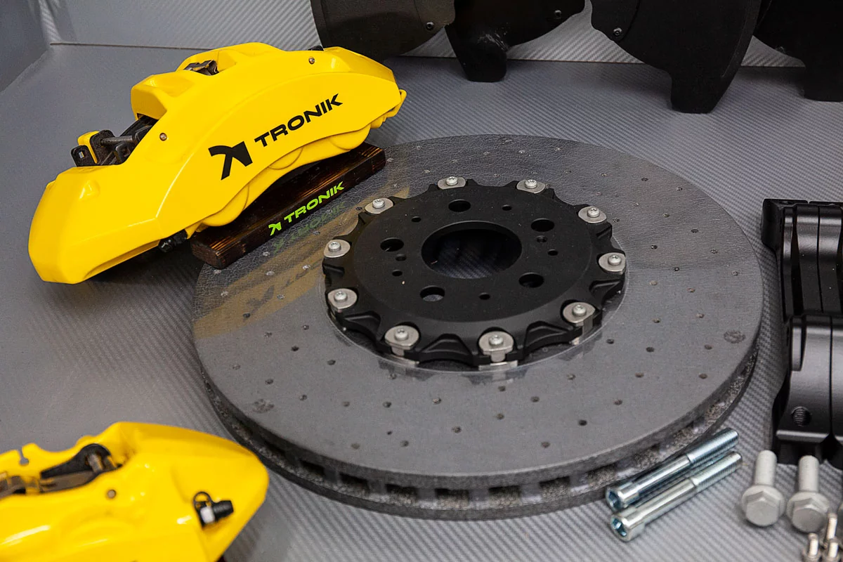  Carbon-ceramic brake kit Tesla Model 3. Pic 4