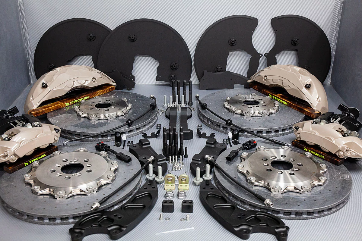 Carbon-ceramic brake kit Rolls-Royce Cullinan . Pic 10