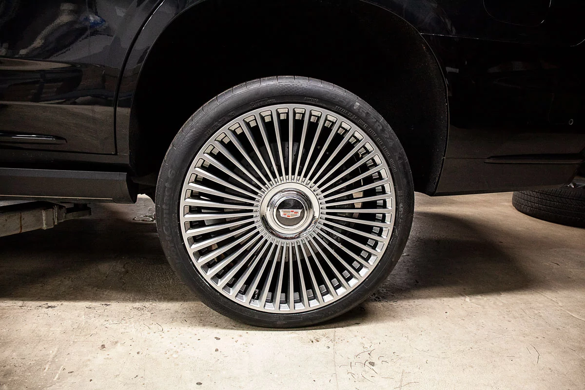 Cadillac Escalade carbon-ceramic brakes. Pic 8