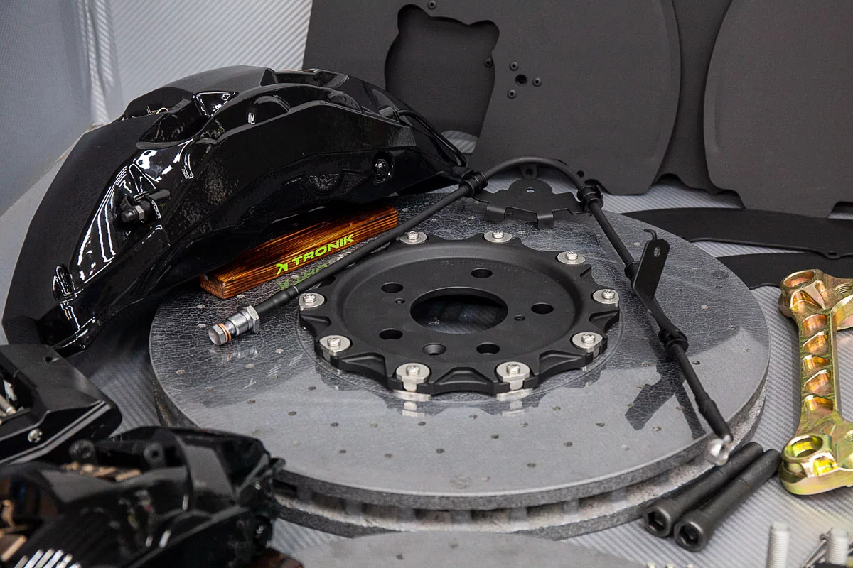 Carbon-ceramic brake kit Tesla Plaid. Pic 3