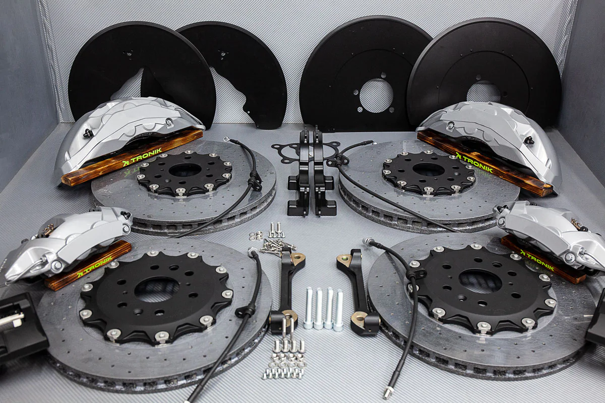 Cadillac Escalade carbon-ceramic brakes with aluminum tops. pic 6