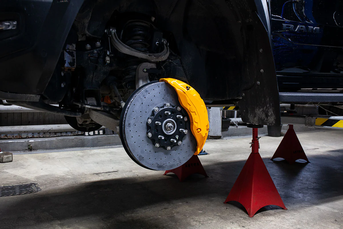 Dodge RAM TRX carbon-ceramic brakes. Pic 7