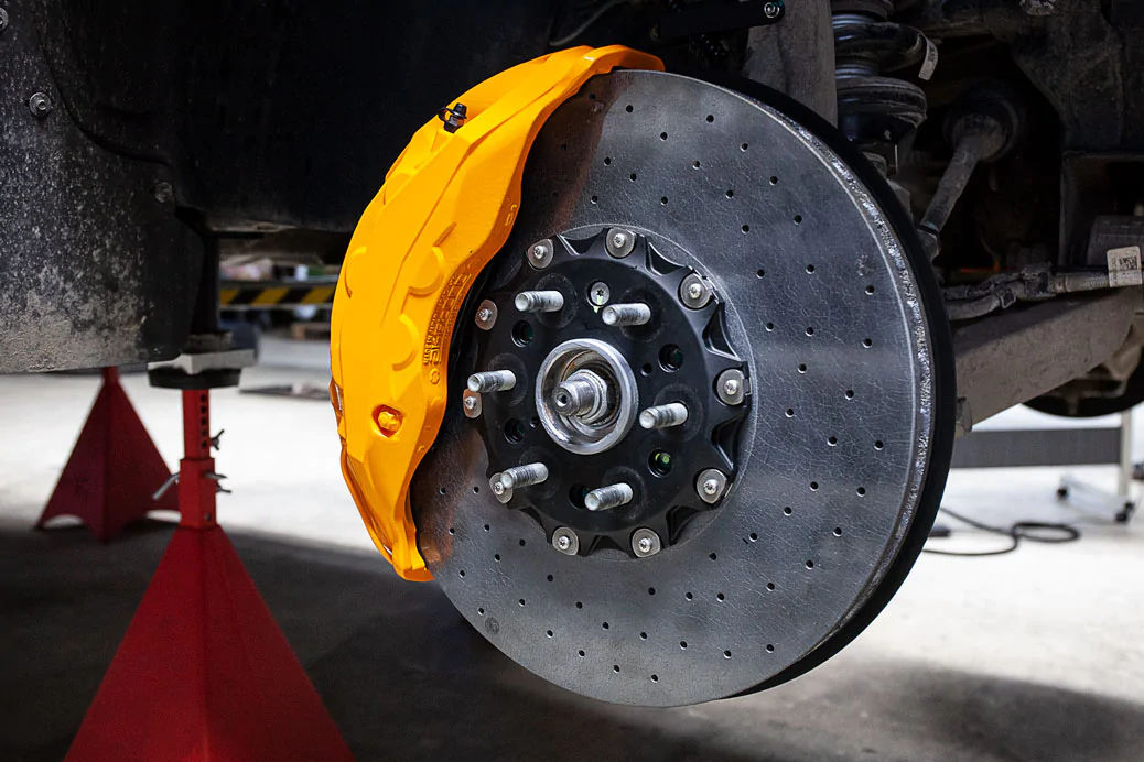 Dodge RAM TRX carbon-ceramic brakes. Pic 3