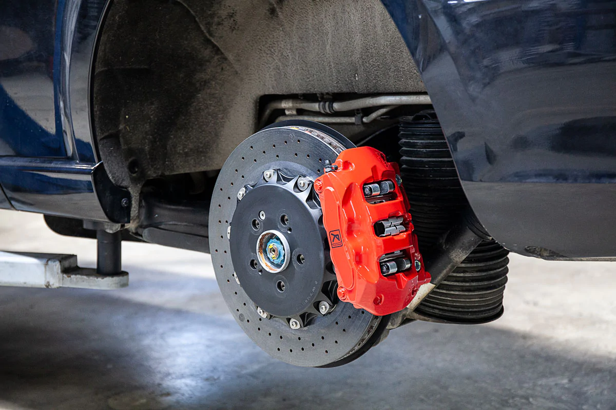 Mercedes-Benz W447 V-class carbon-ceramic brakes. Pic 4