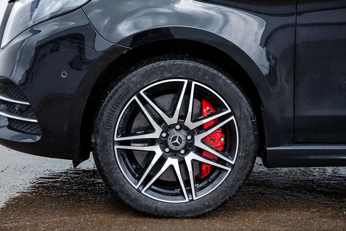 Mercedes-Benz W447 V-class carbon-ceramic brakes. Pic 17