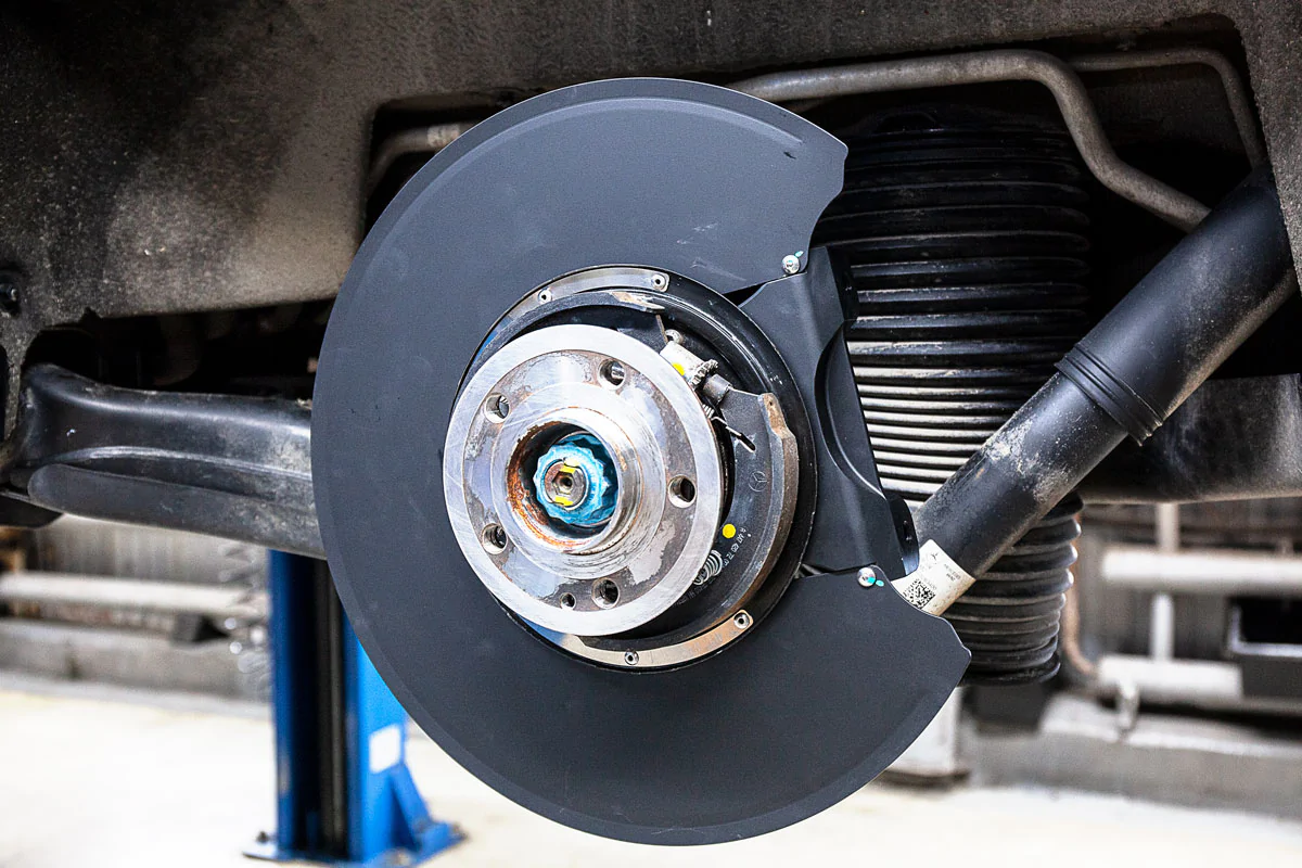 Mercedes-Benz W447 V-class carbon-ceramic brakes. Pic 8