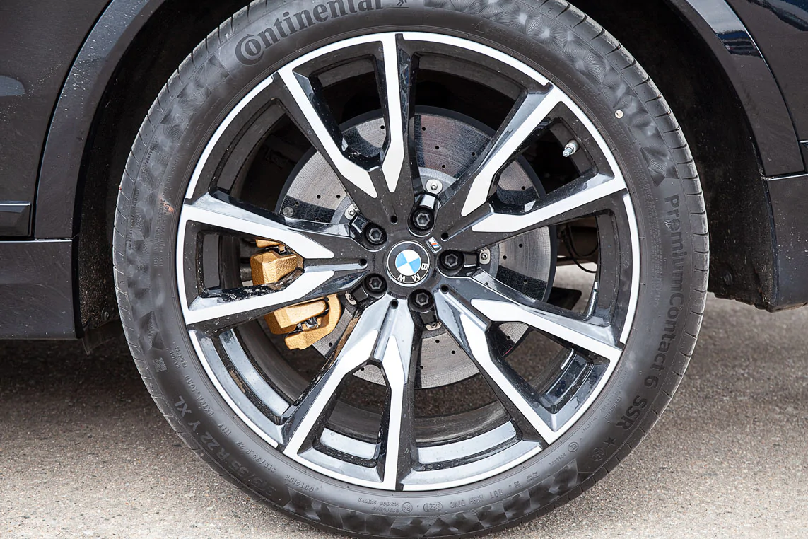 BMW X7 G07 carbon-ceramic brakes. Pic 11