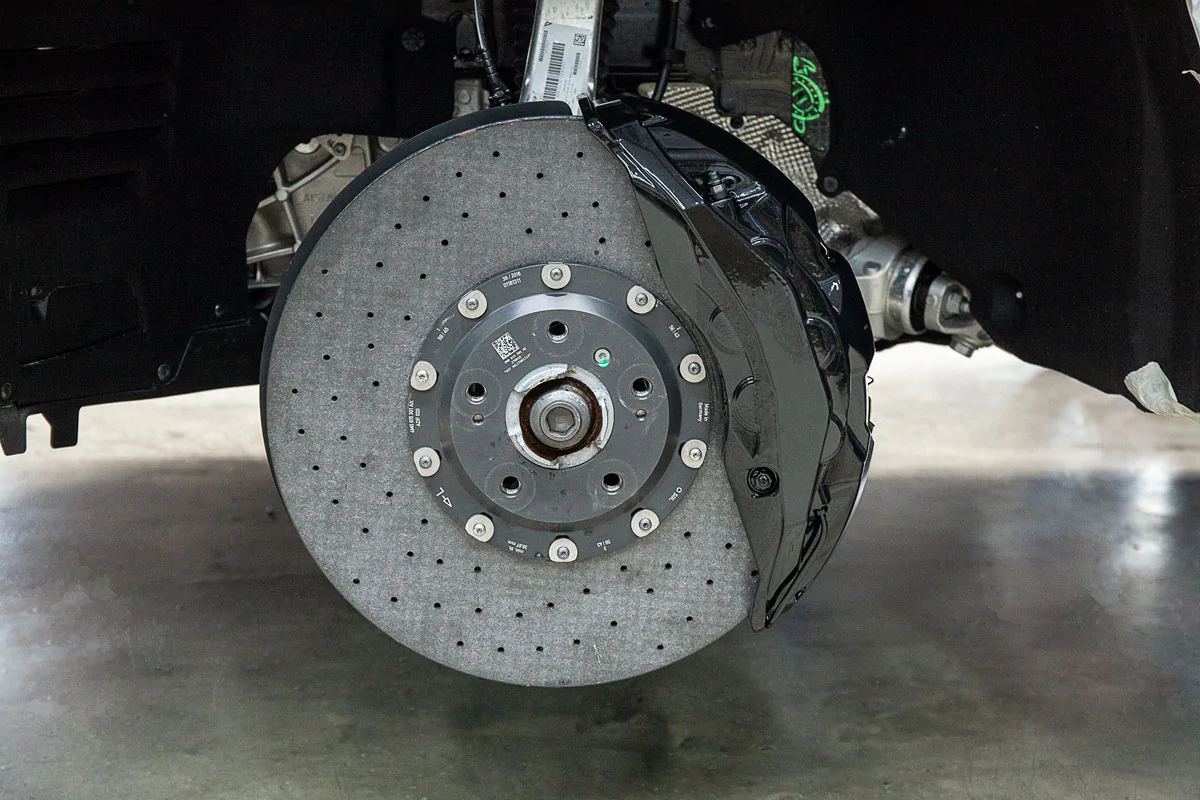 Bentley Bentayga carbon-ceramic brakes. Pic 6