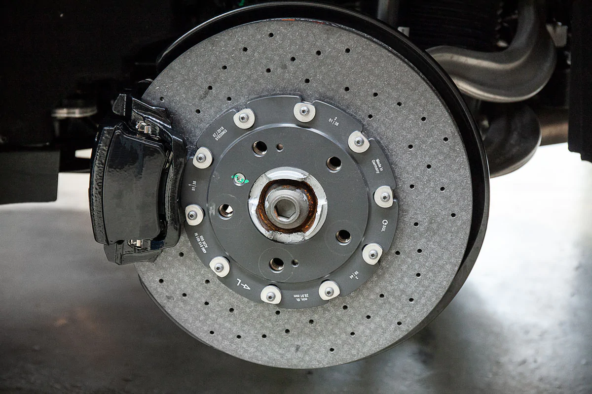 Bentley Bentayga carbon-ceramic brakes. Pic 8