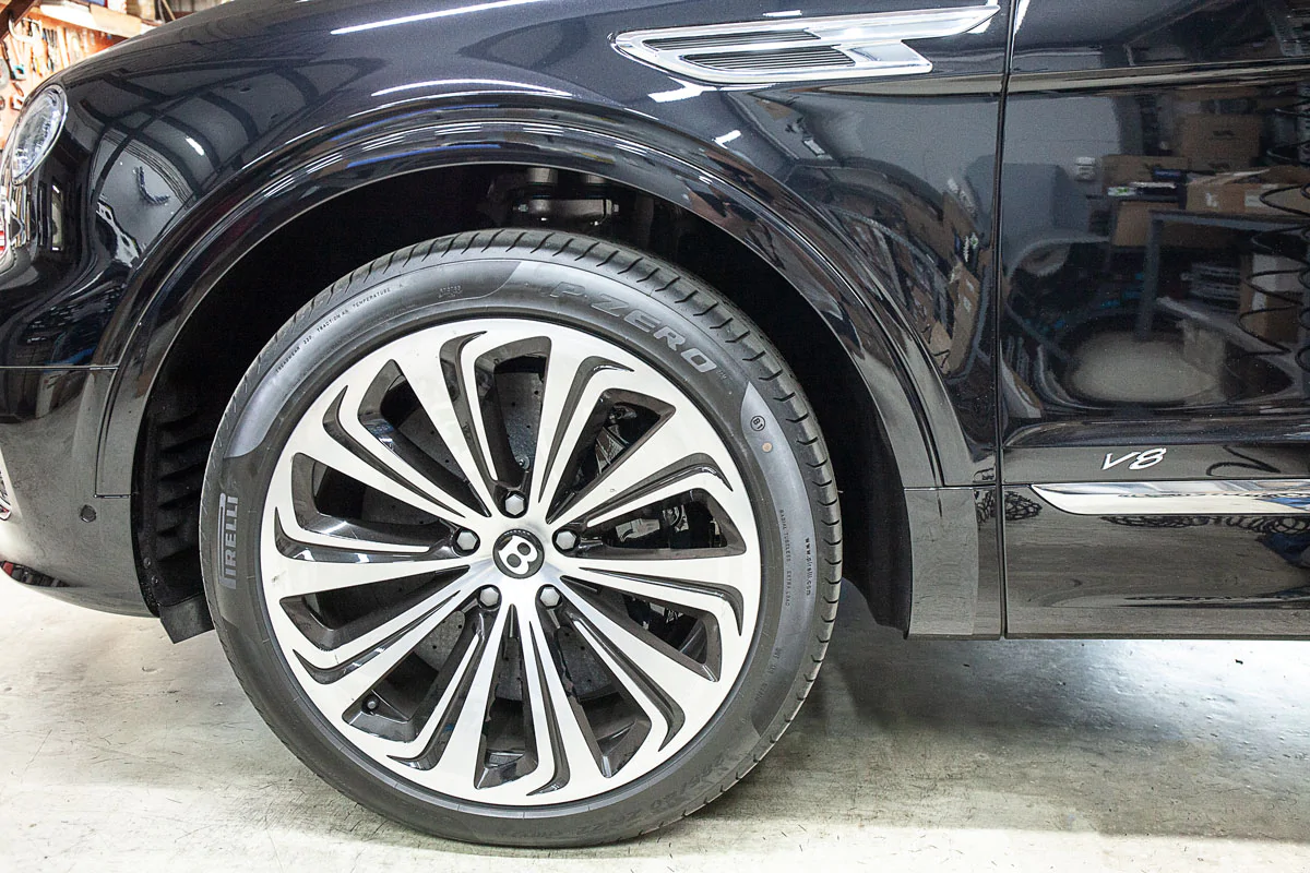 Bentley Bentayga carbon-ceramic brakes. Pic 10