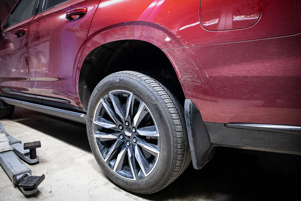 Cadillac Escalade brakes. Pic 12