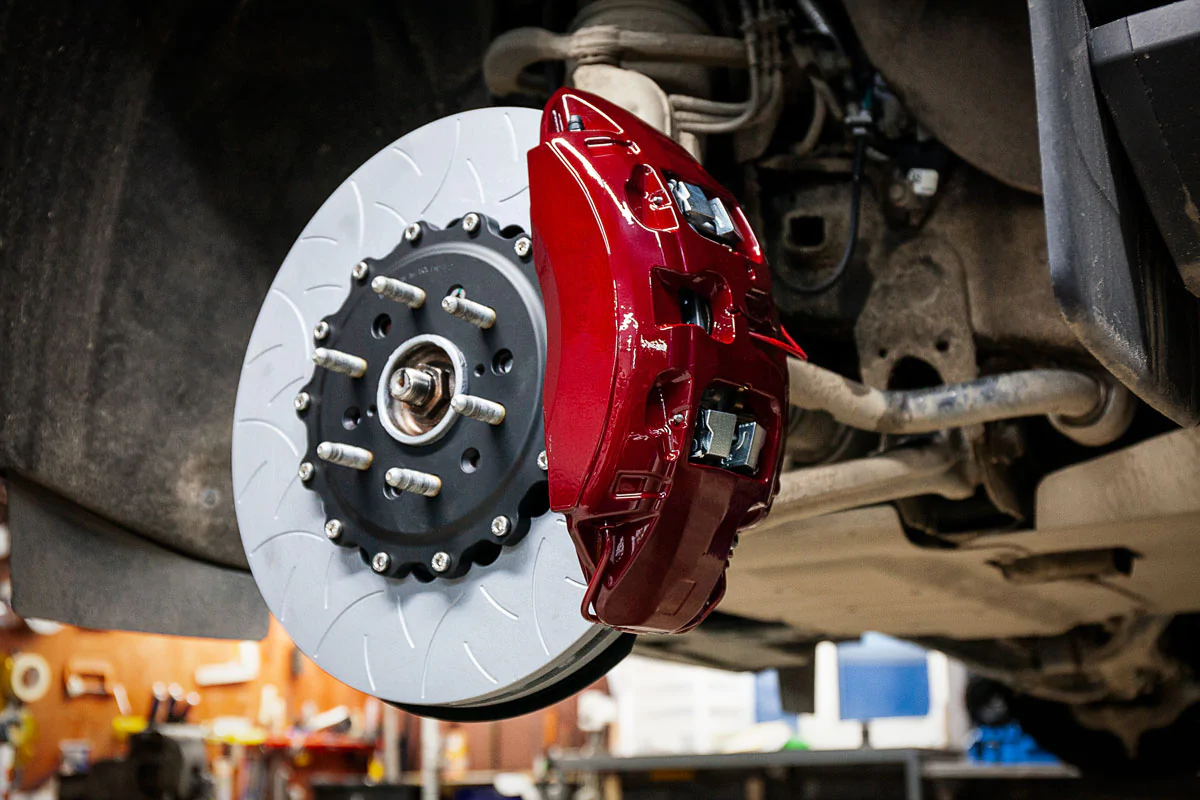 Cadillac Escalade brakes. Pic 5