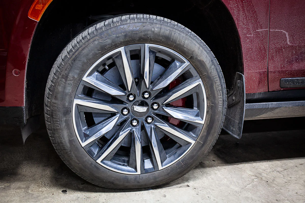 Cadillac Escalade brakes. Pic 11