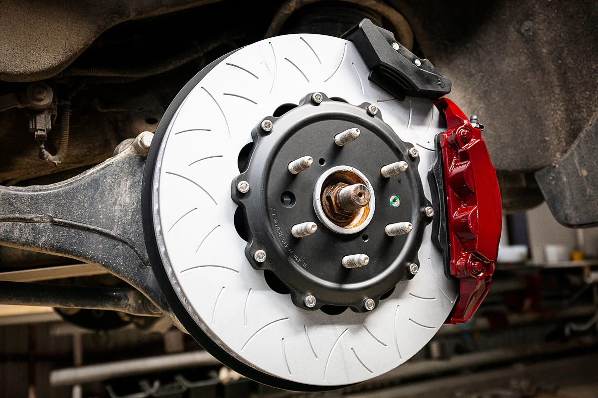 Cadillac Escalade brakes. Pic 3