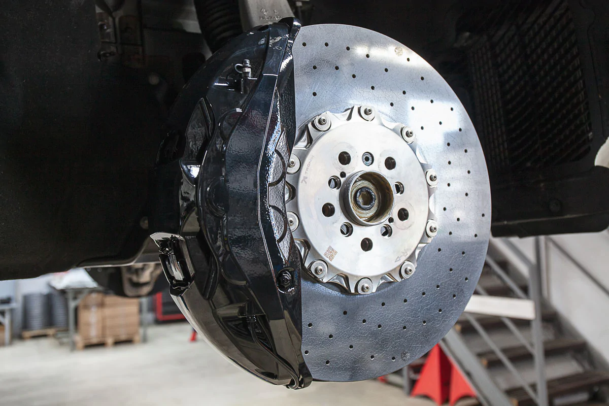 Rolls-Royce Cullinan carbon-ceramic brakes. Pic 7