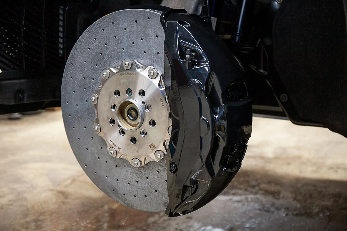 Rolls-Royce Cullinan carbon-ceramic brakes. Pic 5