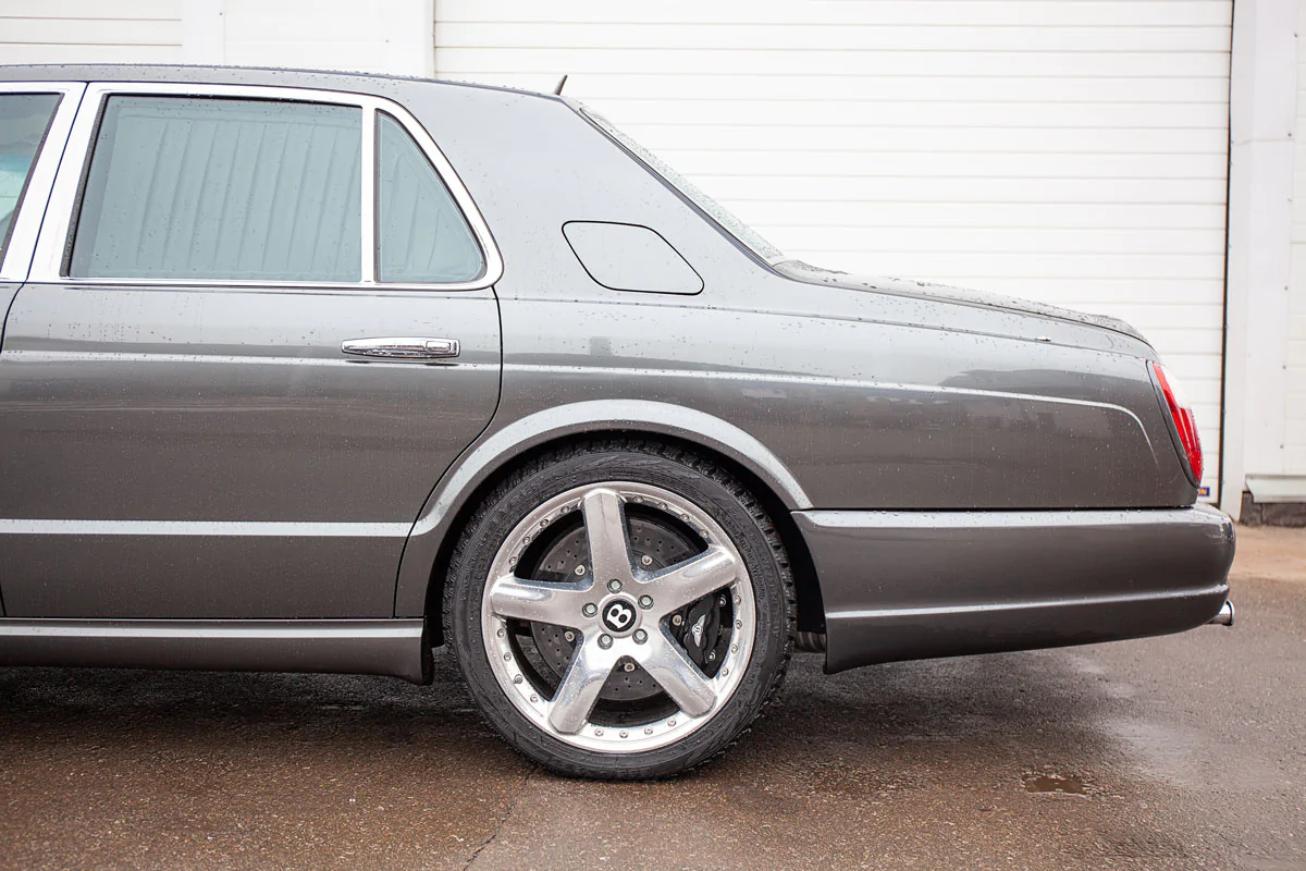 Bentley Brooklands carbon-ceramic brakes. Pic 2