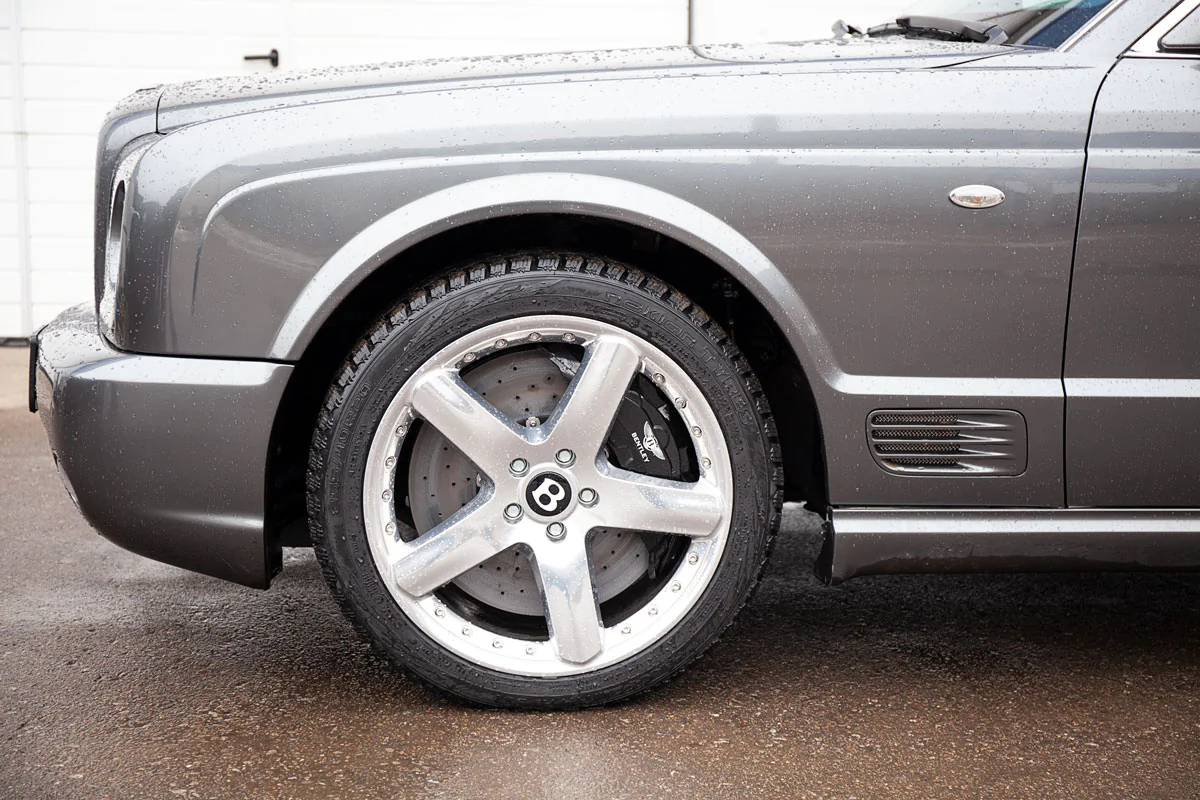 Bentley Brooklands carbon-ceramic brakes. Pic 4