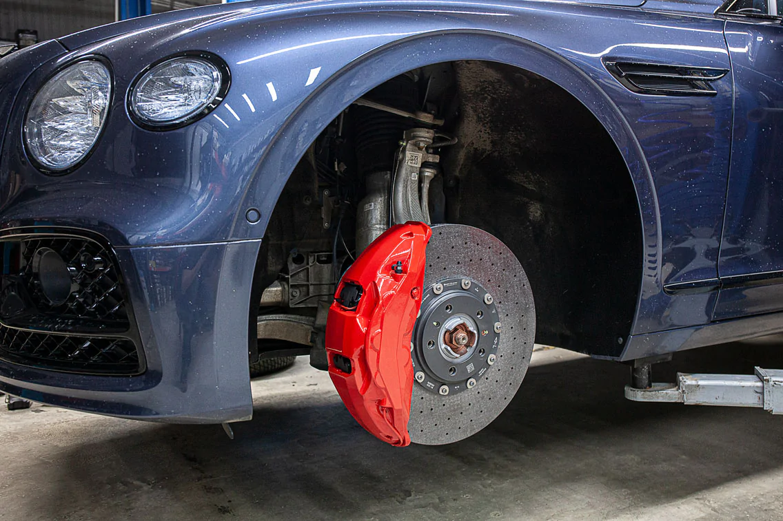 Carbon-ceramic brake system Bentley Flying Spur. Pic 1