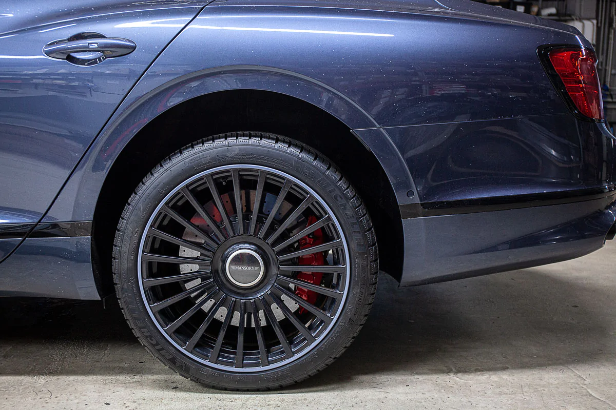 Carbon-ceramic brake system Bentley Flying Spur. Pic 12