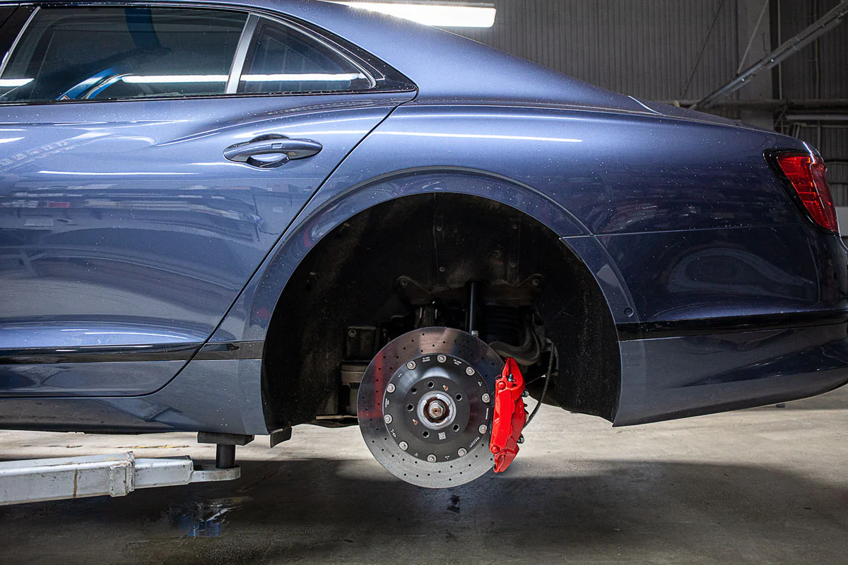 Carbon-ceramic brake system Bentley Flying Spur. Pic 6