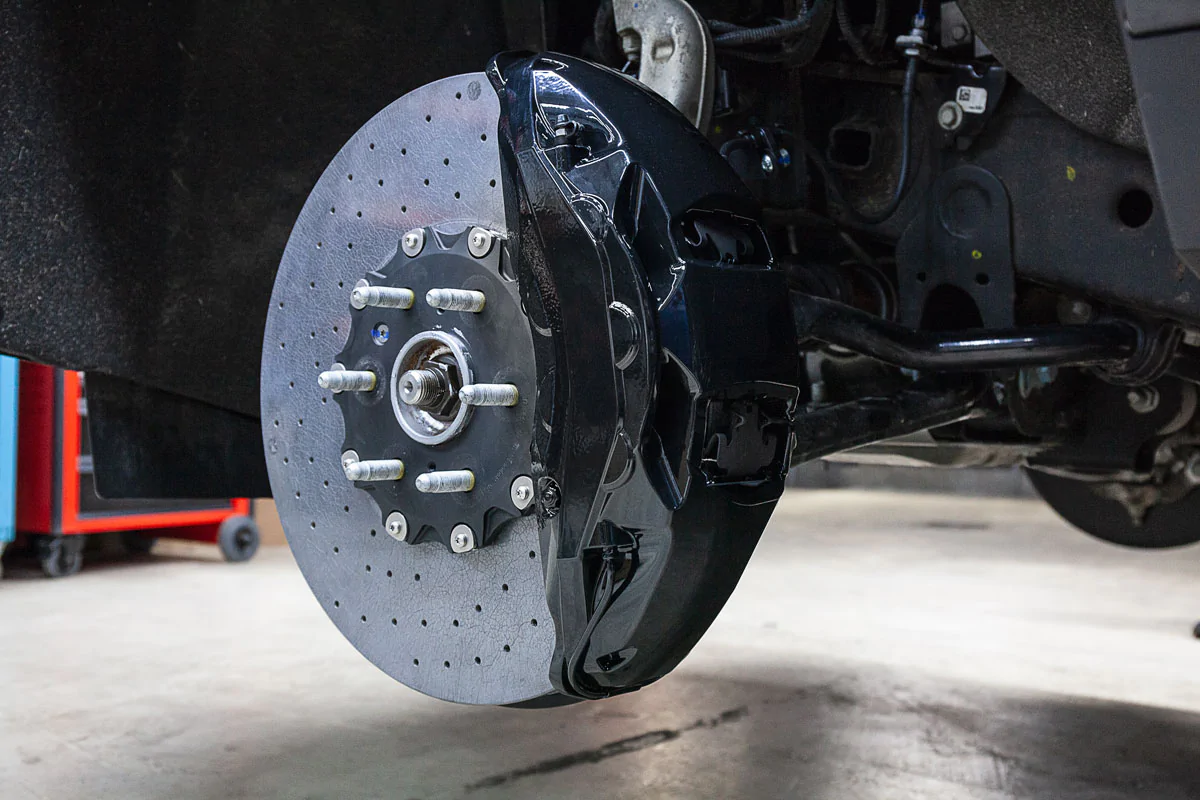 Carbon-ceramic brake system Cadillac Escalade. Pic 4