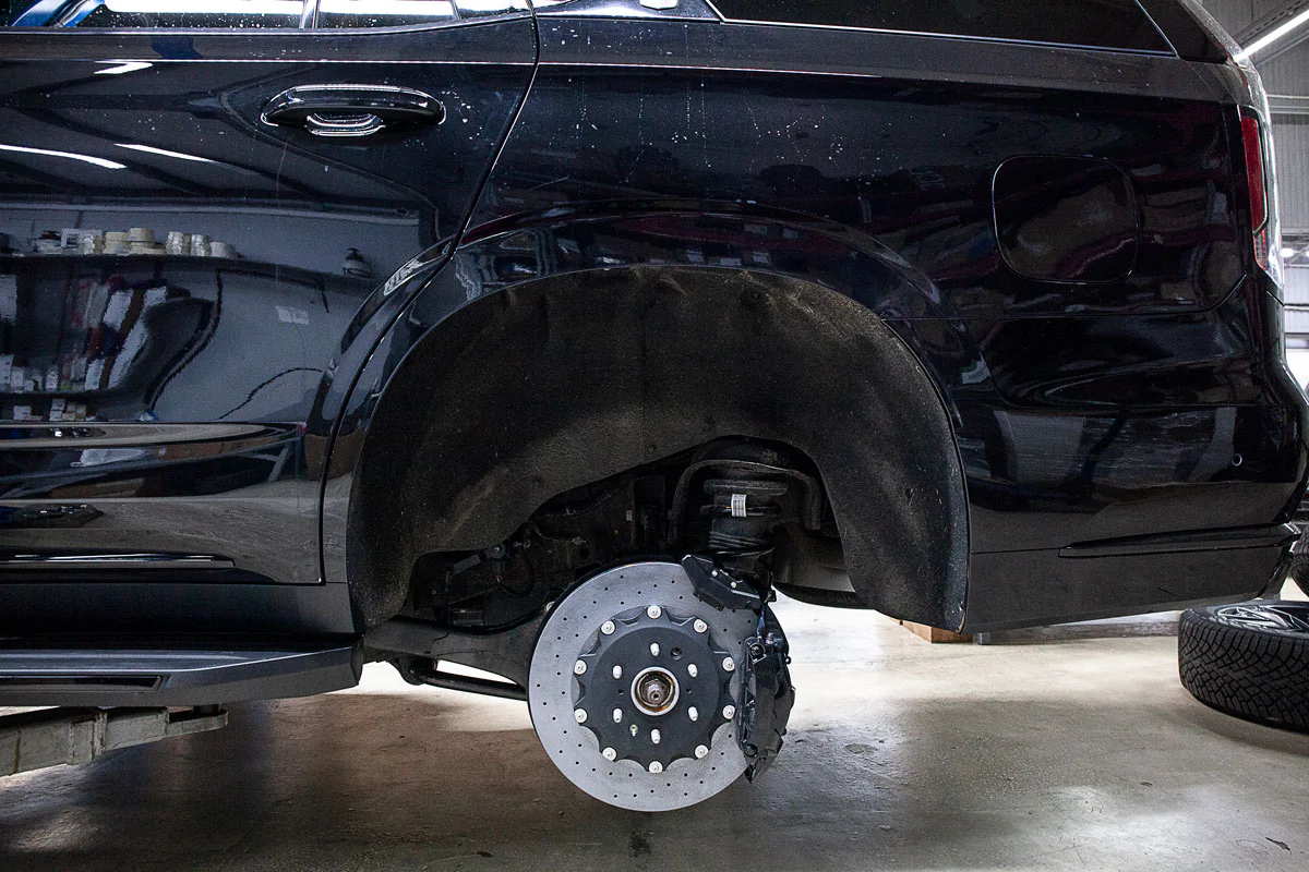 Carbon-ceramic brake system Cadillac Escalade. Pic 7