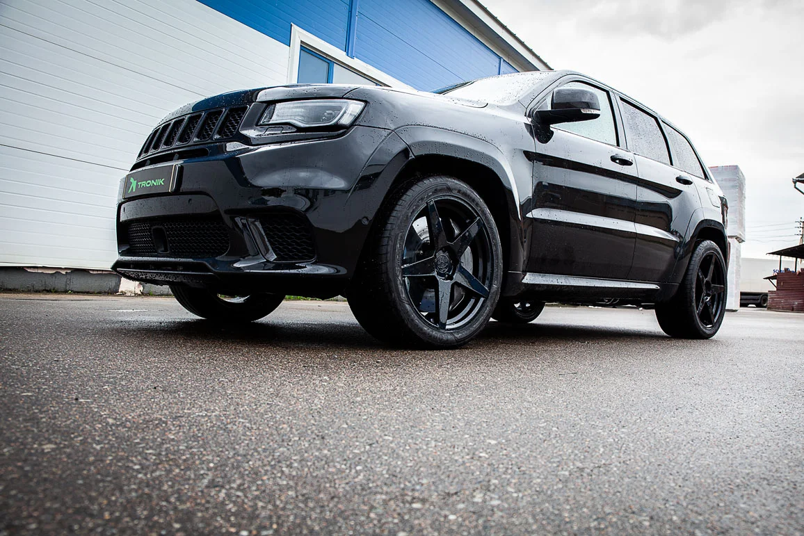 Carbon-ceramic brake system Jeep trackhawk. Pic 11