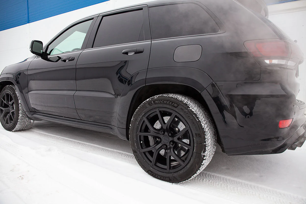 Carbon-ceramic brake system Jeep Trackhawk. Pic 14