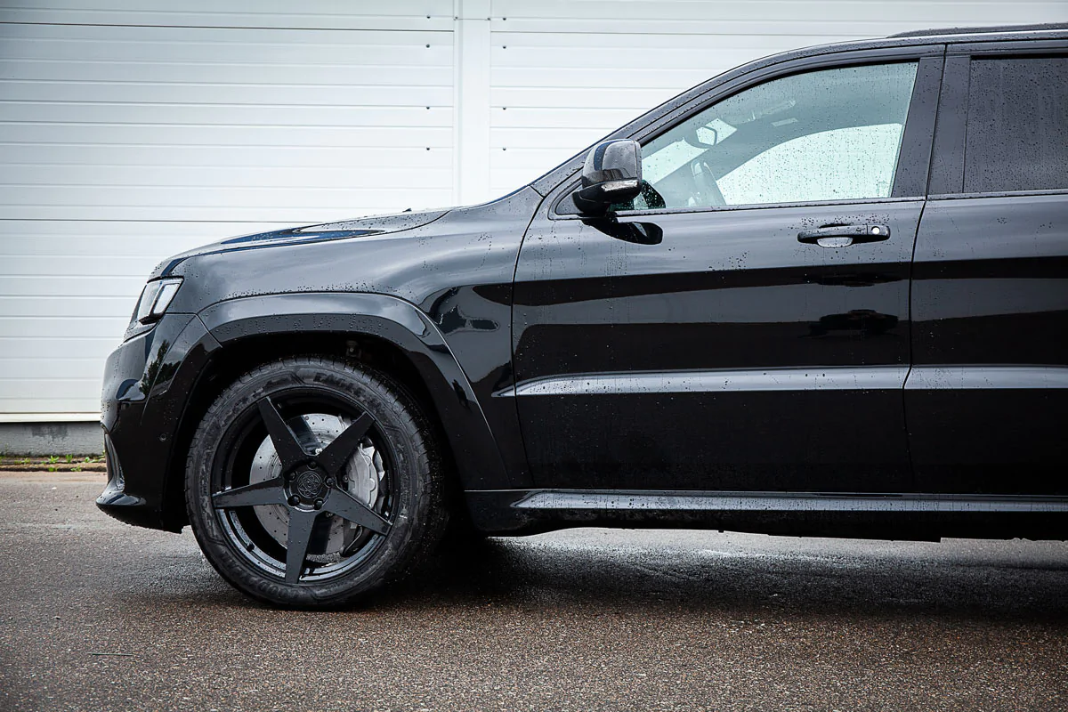 Carbon-ceramic brake system Jeep trackhawk. Pic 15