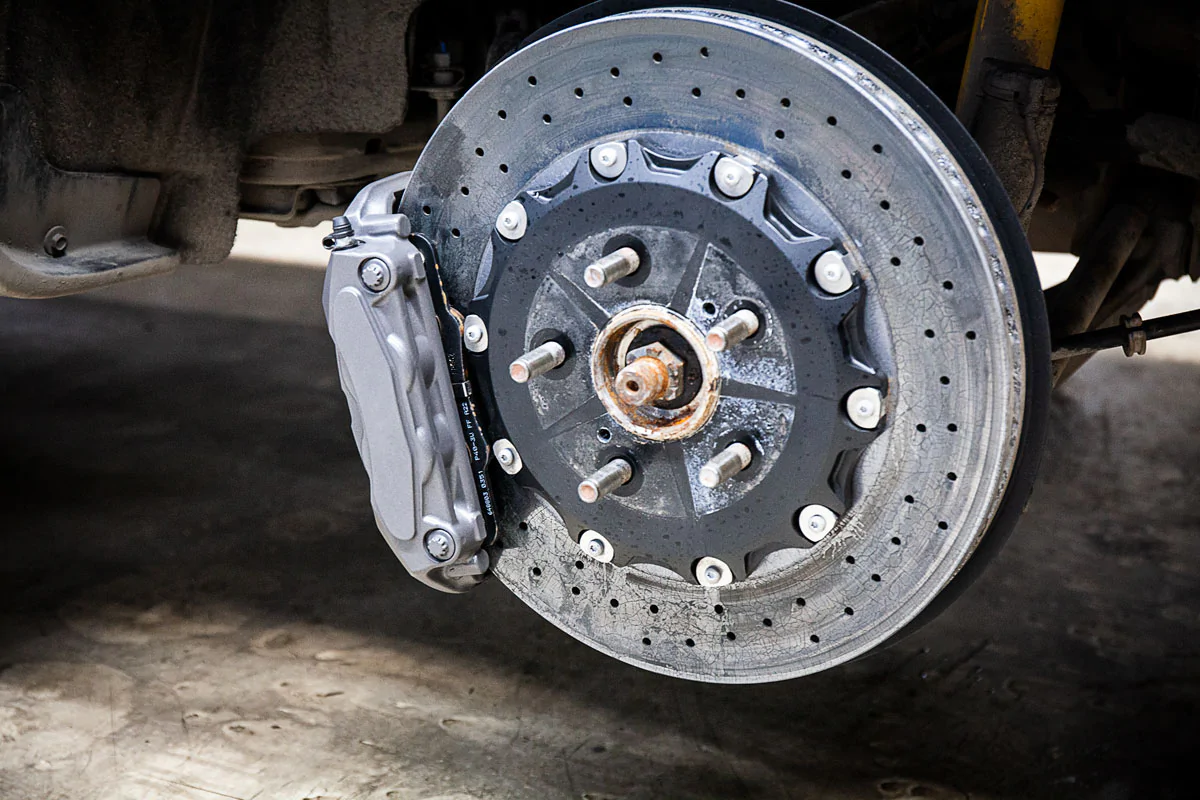 Carbon-ceramic brake system Jeep trackhawk. Pic 4