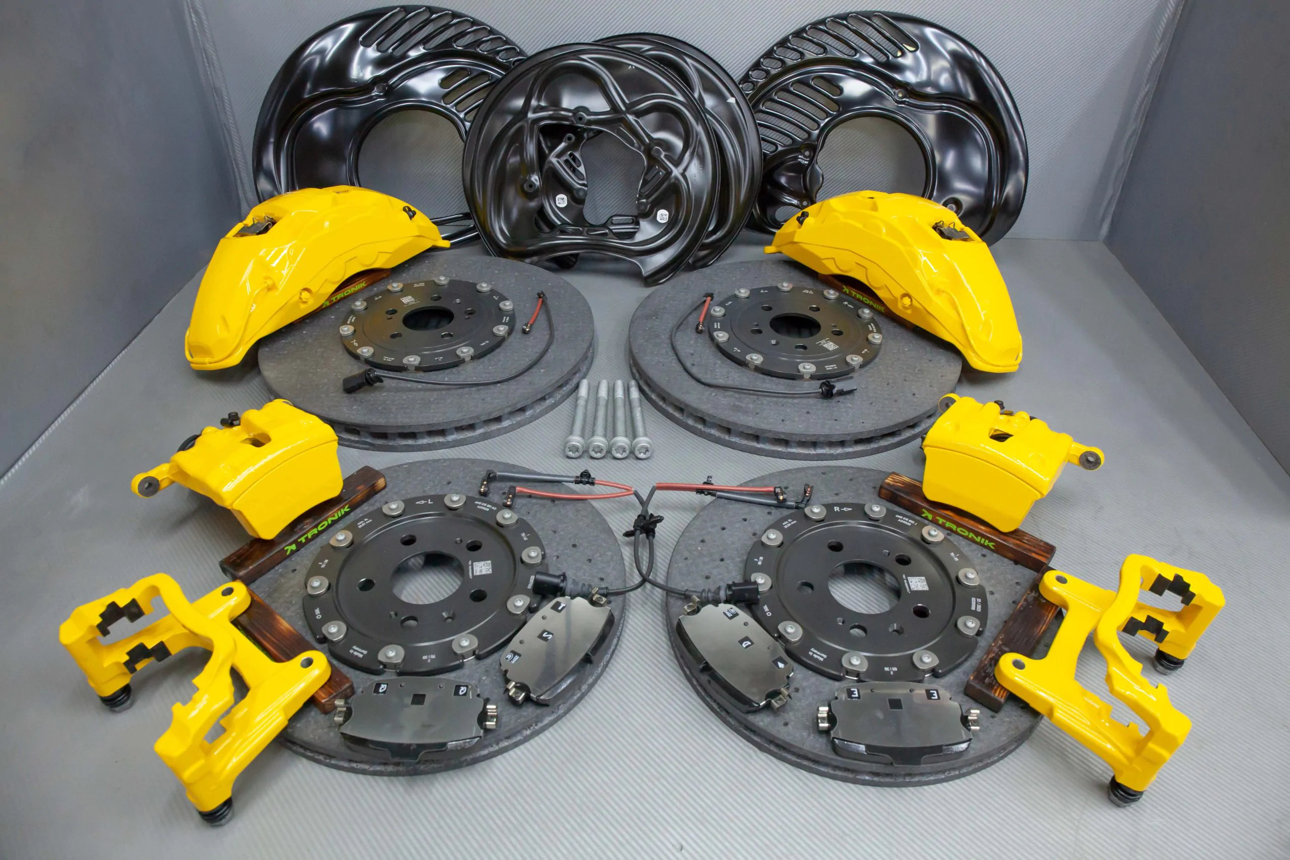 Carbon-ceramic brake system kit for Audi RS Q8. Photo 1