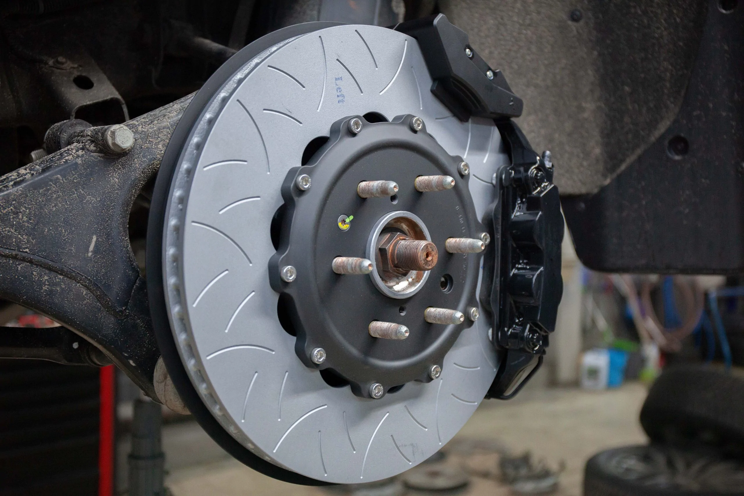 Brake system for Cadillac Escalade. Photo 11