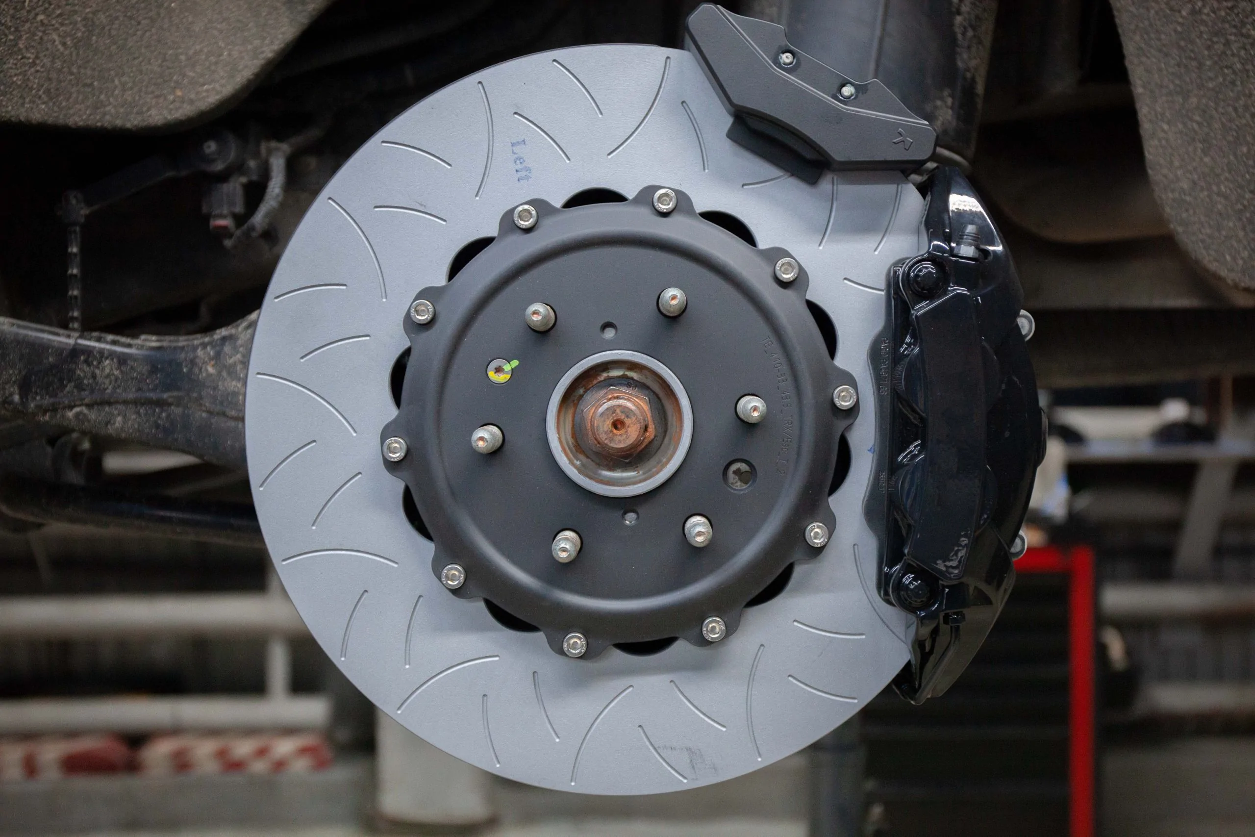 Brake system for Cadillac Escalade. Photo 12