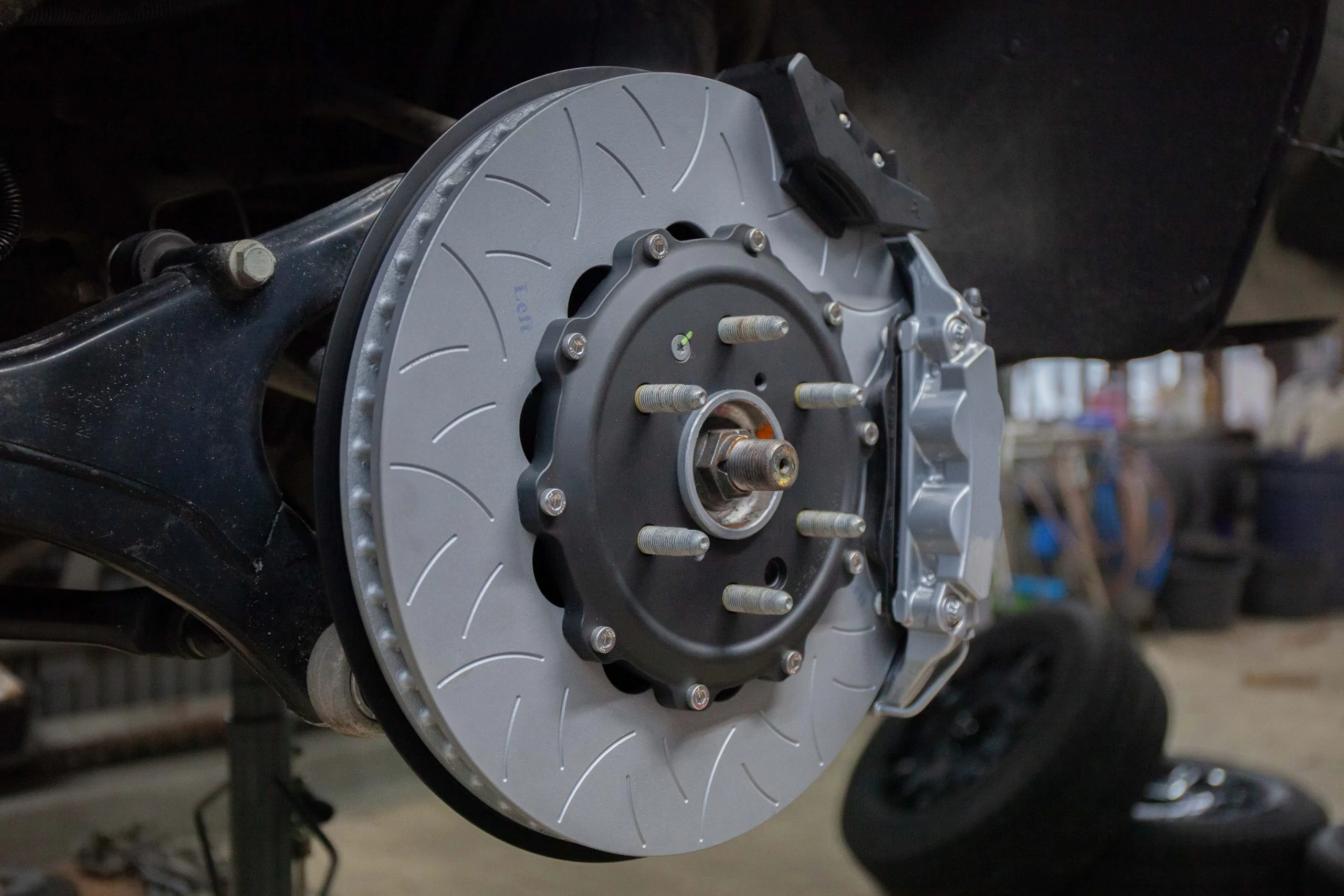 Brake system for Cadillac Escalade. Photo 4