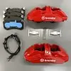 Red front calipers for GT350R. Pic 1