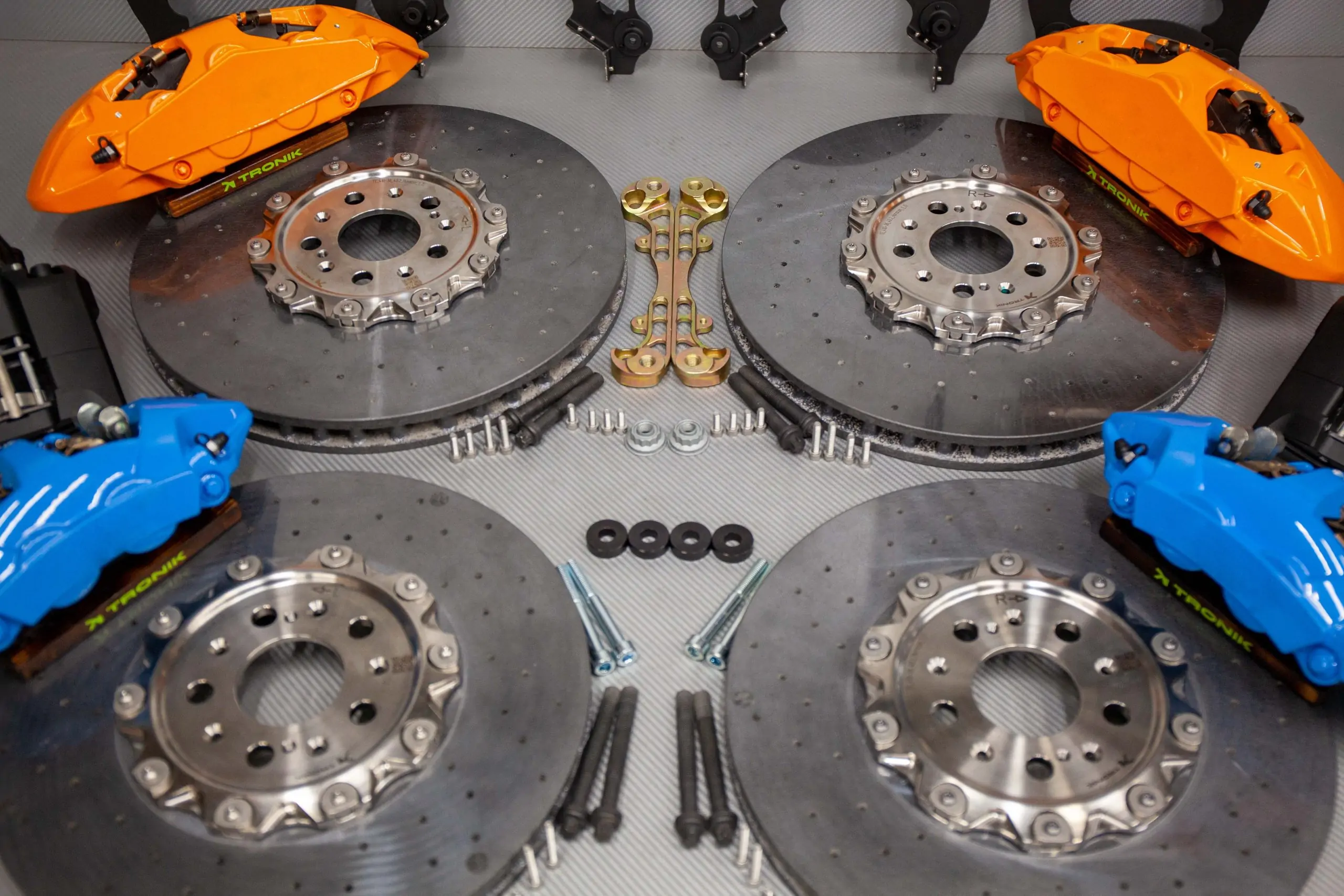 Carbon ceramic brake system kit for Lamborghini Huracan. Pic 7